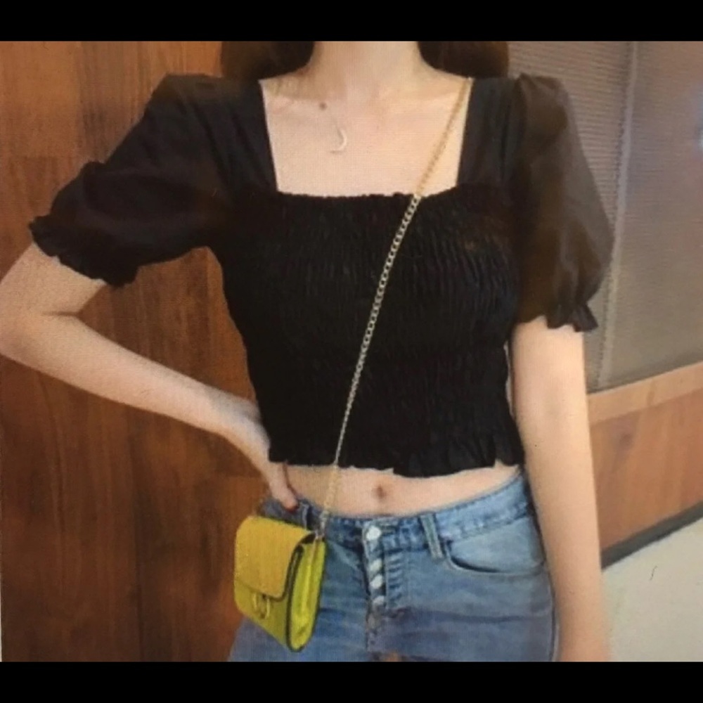 Black Square-Neck Puff-Sleeve Cropped Top